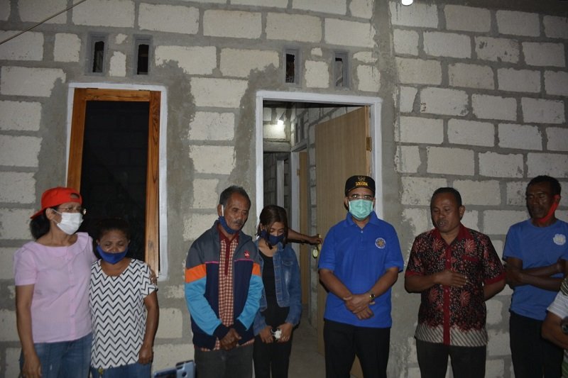 Foto Ucapan Terimakasih Penerima Bedah Rumah untuk Wali Kota Kupang