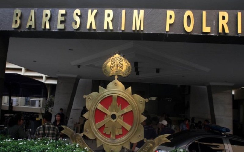 Foto Kontraktor Tersangka Kasus Bawang Malaka Sempat Dibawa ke Mabes Polri