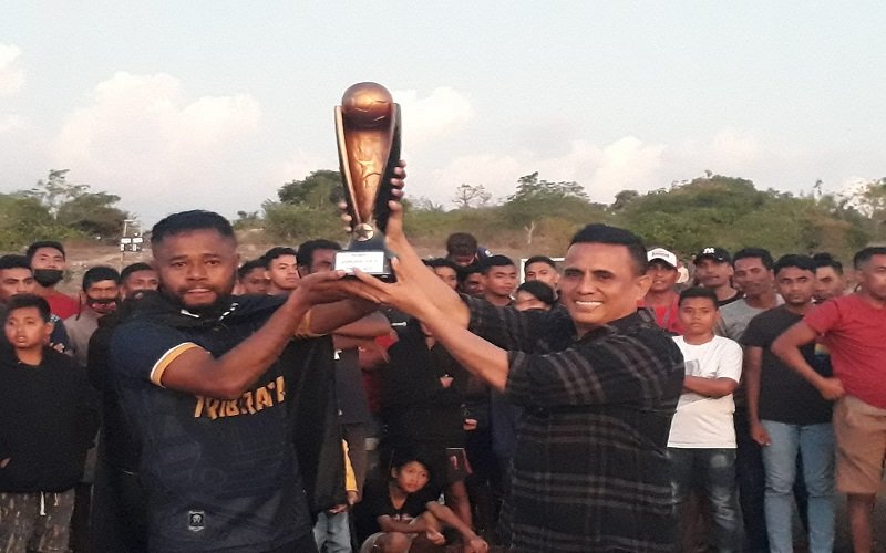 Foto Sukses Gelar Ledeana Cup IV, Tontje: Sepak Bola Sabu Raijua Jalan di Tempat   