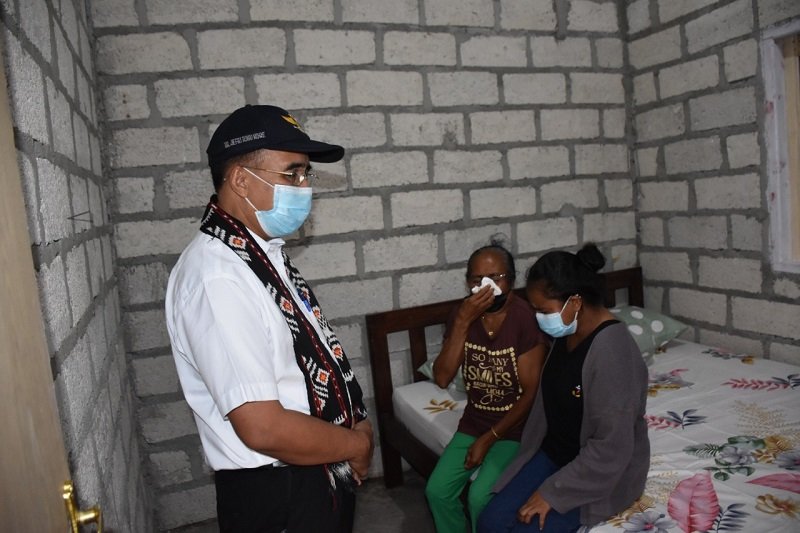 Foto Bedah Rumah, Program Pro Rakyat Kota Kupang dari Jeriko - Herman