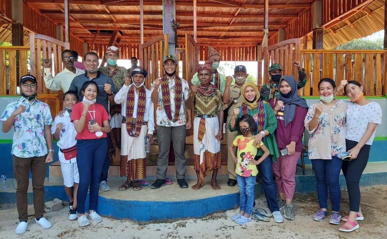 Foto Danrem 161/Wira Sakti Anjangsana ke Tokoh Adat Sonaf Bungtilu   