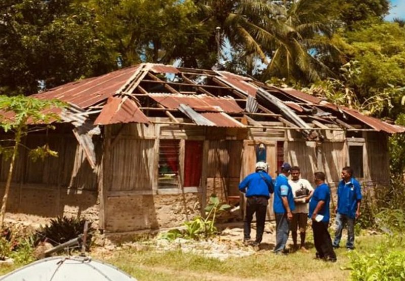 Foto DPC Partai Demokrat Kupang Bagi Bantuan di Amarasi Barat