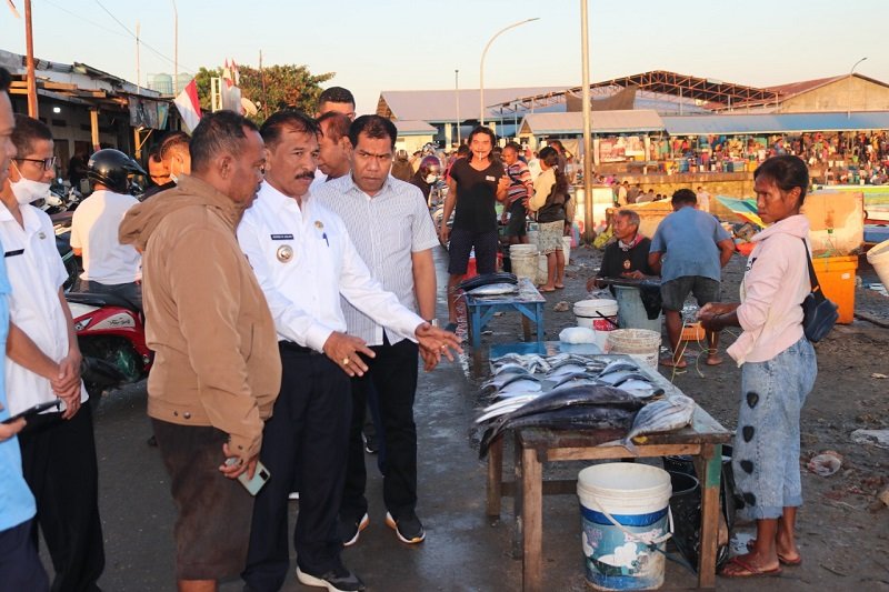Foto Awali Kepemimpinan Penjabat Wali Kota Kupang Blusukan Ke Pasar