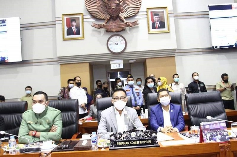 Foto    Uji Kelayakan Calon Kapolri Dipimpin Herman Hery, NTT Patut Berbangga   