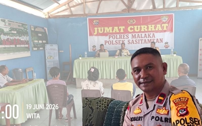 Foto Warga Antusias Sambut Jumat Curhat Polsek Sasitamean Malaka 