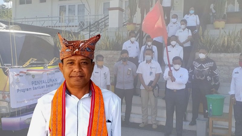 Foto 19.645 Keluarga di Malaka Terima Bantuan Beras PPKM