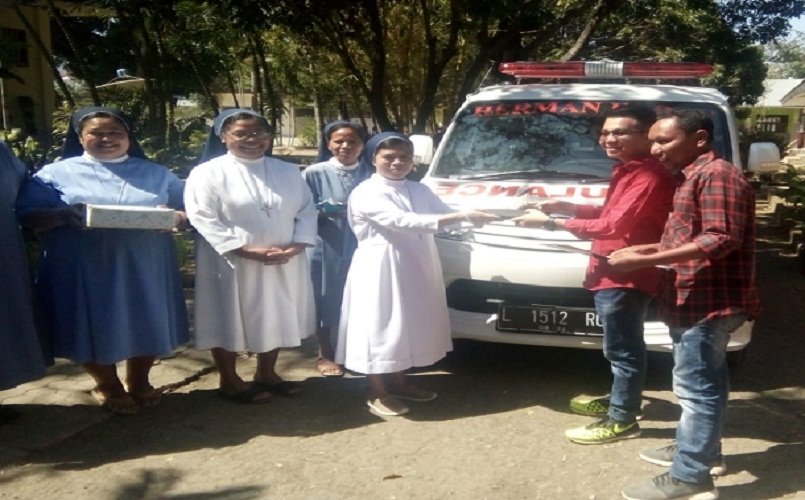 Foto Klinik Santo Antonius Malaka Terima Mobil Ambulans Bantuan Herman Hery