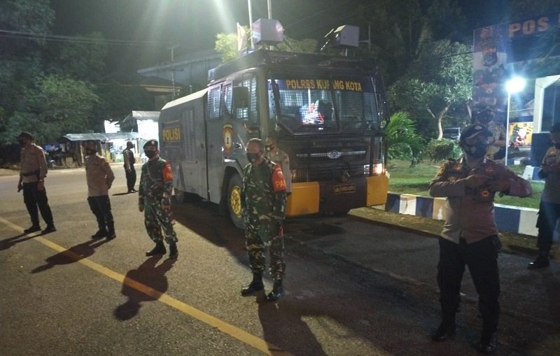 Foto Amankan Malam Pergantian Tahun 2020, Aparat Keamanan Gelar Patroli