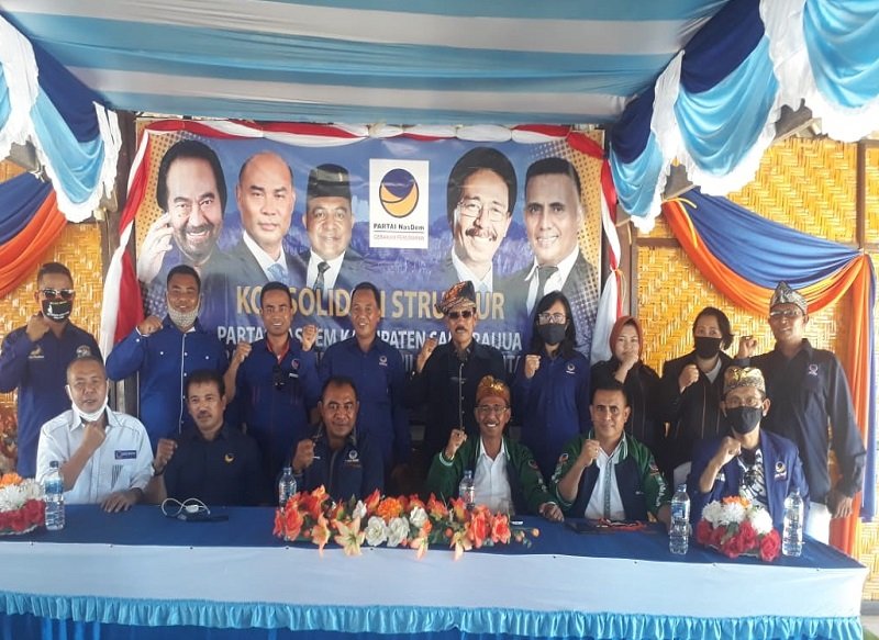 Foto Ray Fernandes: Kader Nasdem Rapatkan Barisan Menangkan Pilkada di Sabu Raijua