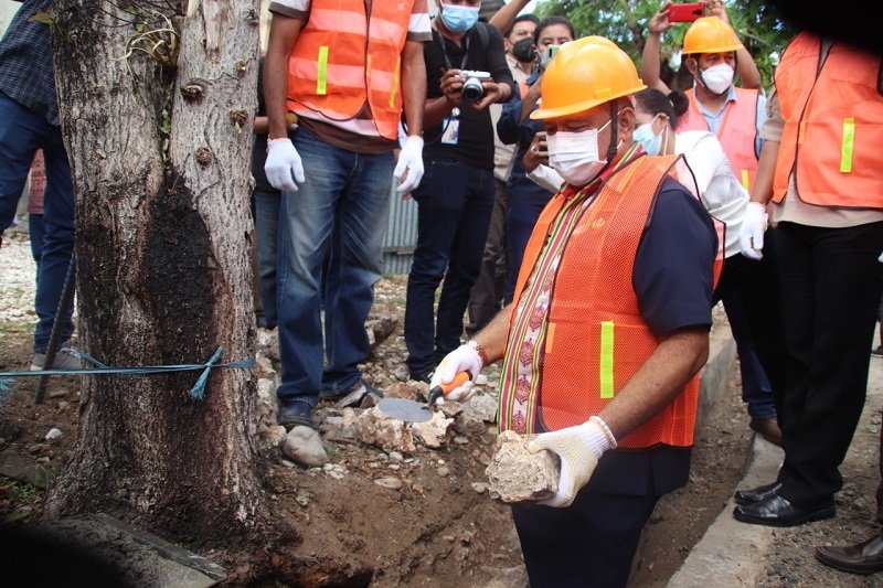 Foto Sekda Fahren Funay, Launching BPM CFW Program KotaKu di Tode Kisar   