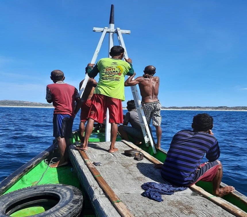 Foto Pencarian Nelayan Ruben Asal Raijua Dibantu Keluarga