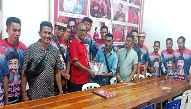 Foto Resmi! Ama Riko Mendaftar Calon Bupati Sabu Raijua