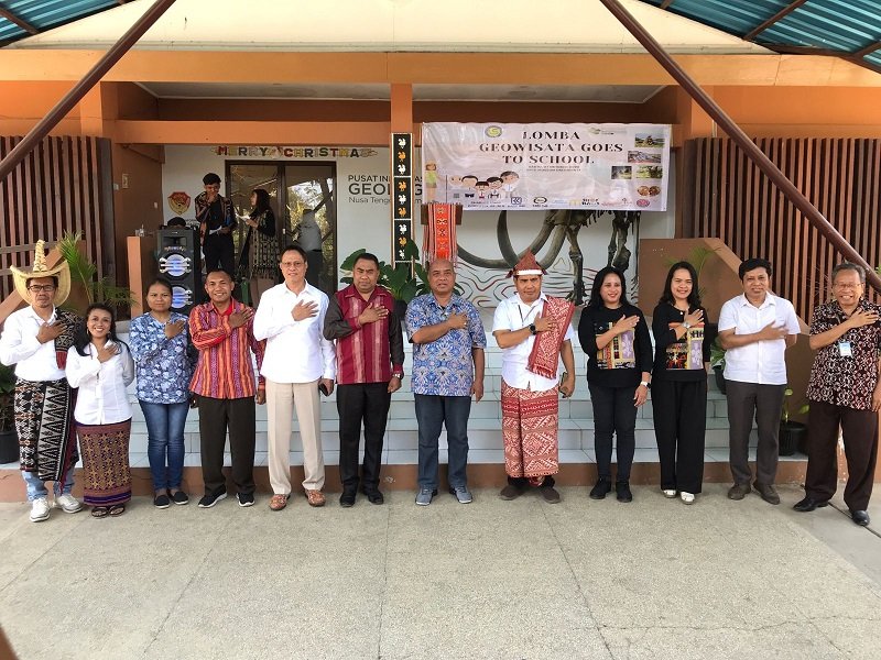 IAGI  dan PERPIGI NTT  Kenalkan Geowisata kepada Pelajar Lewat Aneka Lomba