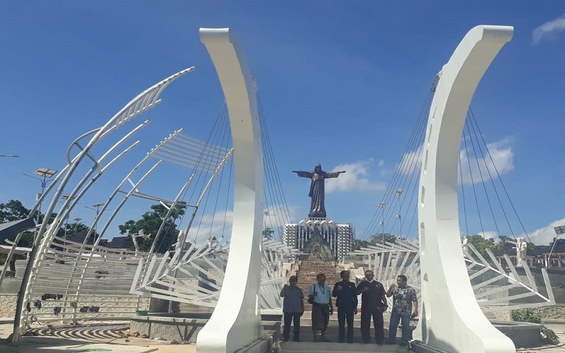 Foto Pansus LKPJ DPRD Sabu Raijua Uji Petik Pembangunan Taman Doa Skyber   