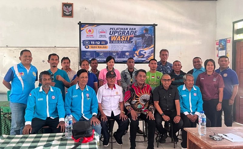 PBVSI Sabu Raijua Latih 15 Orang Wasit Bola Voli