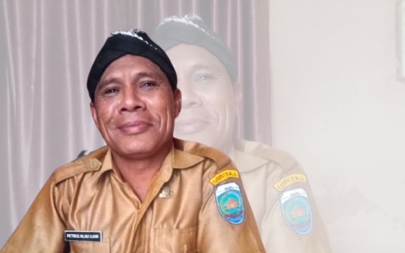 Foto Pemdes dan Warga Harekakae Siapkan Lahan Bangun Kantor BPS Malala