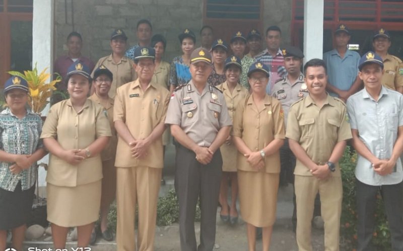 Foto Kapolsek Malaka Tengah Puji SMA Plus Weleun  