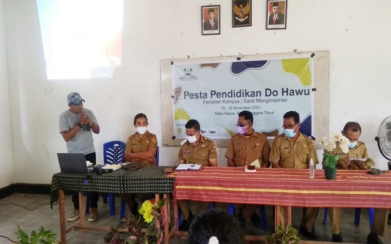 Foto Pengajar Muda dan Pegiat Literasi Sabu Raijua, Gelar Pesta Pendidikan Do Hawu   