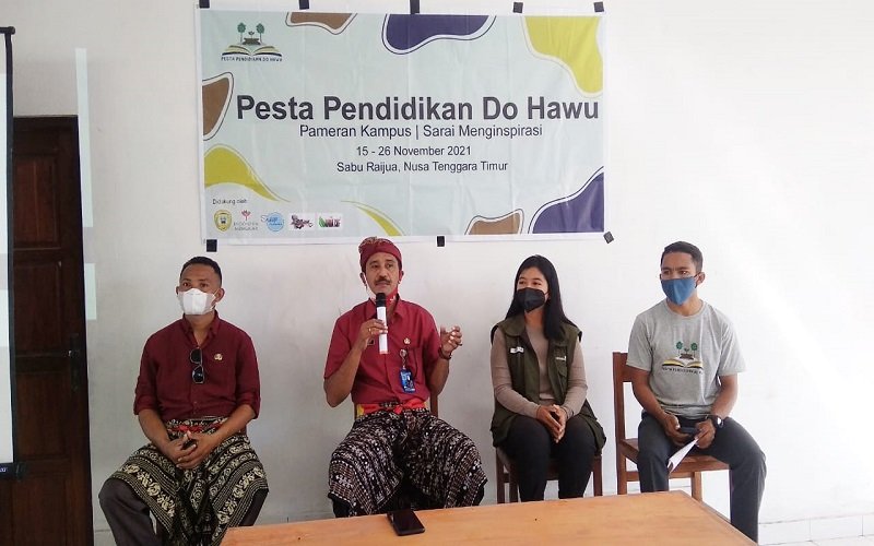 Foto Melki Bessie: PPDH Hadir Memberikan Sesuatu untuk Pendidikan di Sarai   