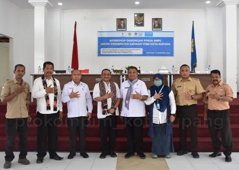 Foto Sekda Buka Rakor Percepatan Deklarasi STBM Pilar 2 Tingkat Kota Kupang
