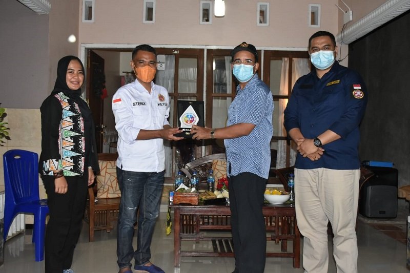 Foto Wali Kota Kupang Serahkan Bantuan WiFi untuk Karang Taruna 