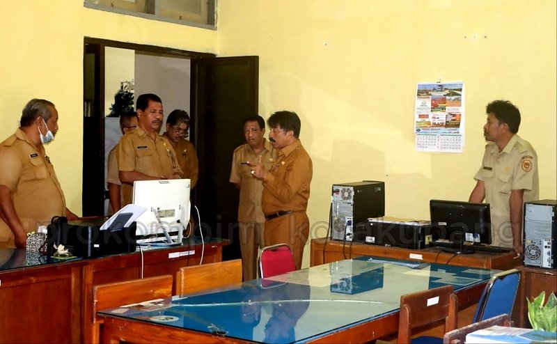 Foto Penjabat Wali Kota Kupang Sidak Sejumlah OPD di Awal Tahun 2023