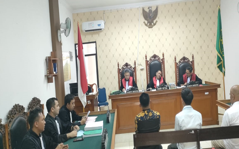 Foto Hakim Tolak Seluruh Eksepsi 3 Kader PKB Terdakwa Dugaan Tindak Pidana Pemilu di Sabu Raijua   