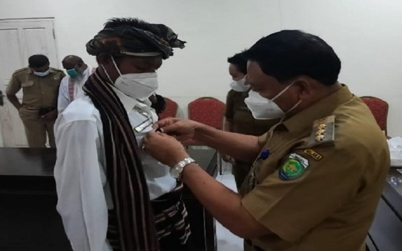 Foto Penjabat Kades di Malaka Diimbau Jangan Bawa Cap Kemana-mana 