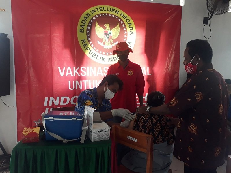 Foto BINDA NTT Gelar Vaksinasi bagi Masyarakat Sabu Tengah 