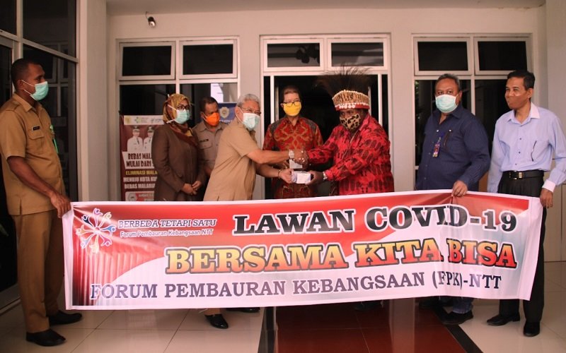 Foto Wakil Wali Kota Terima 1000 Masker dari FPK NTT