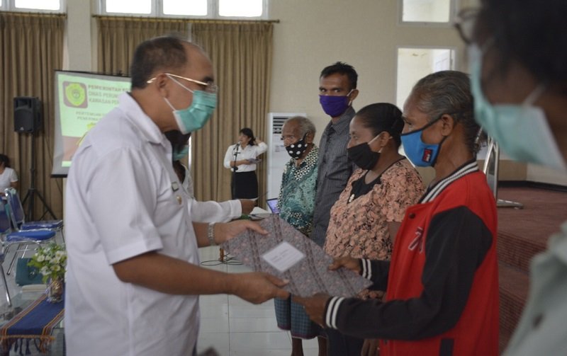 Foto 145 Warga Kota Kupang terima Bantuan Rumah Swadaya